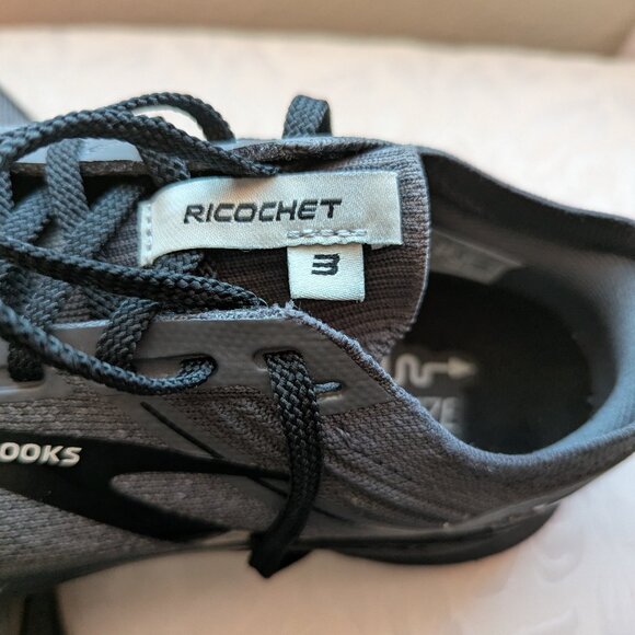 Women's Brooks Riochet 3 running Shoes - Picture 6 of 10
